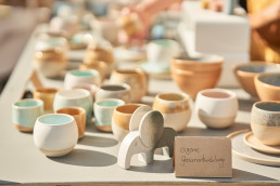 newcomer-mira-koeln-hoehrgrenzhausen-naturkulturkeramik-wlachopulos-keramikmarkt2023-keramik-kunst-westerwald-keramikmarkthoehrgrenzhausen